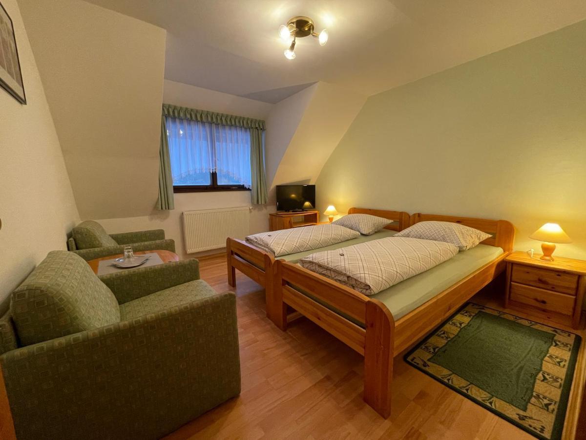 Waldhotel Zoebischhaus Bad Reiboldsgrün Exteriör bild